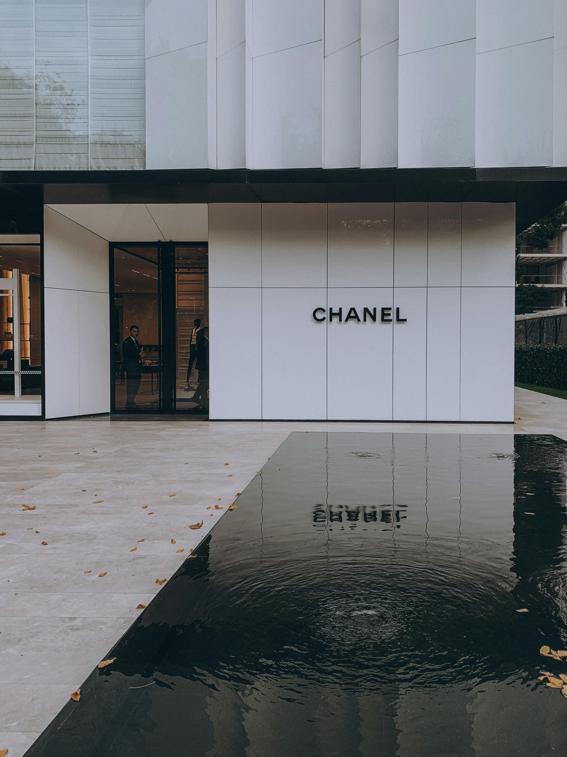 Where to Stay in Tokyo for Shopping: Neighborhood Trade-offs