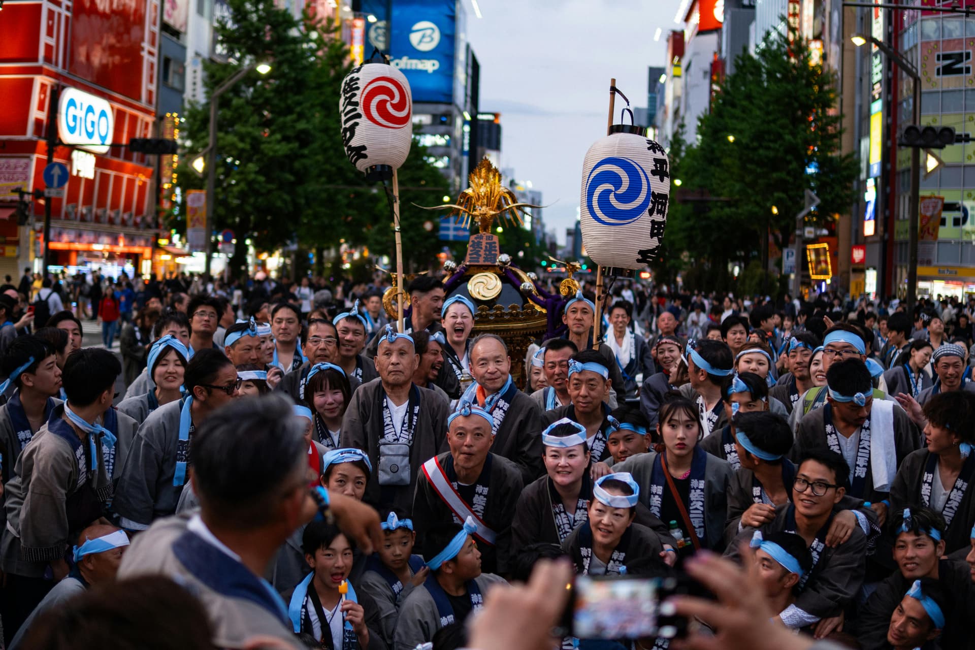 Touring Tokyo by Car: When It Makes Sense (And When It Doesn't)