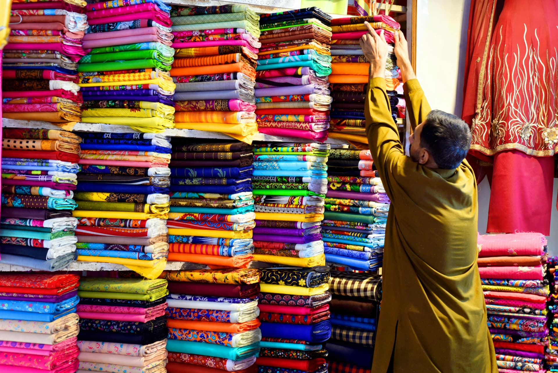 Nippori Fabric Town Tokyo: 90 Fabric Shops in One Kilometre