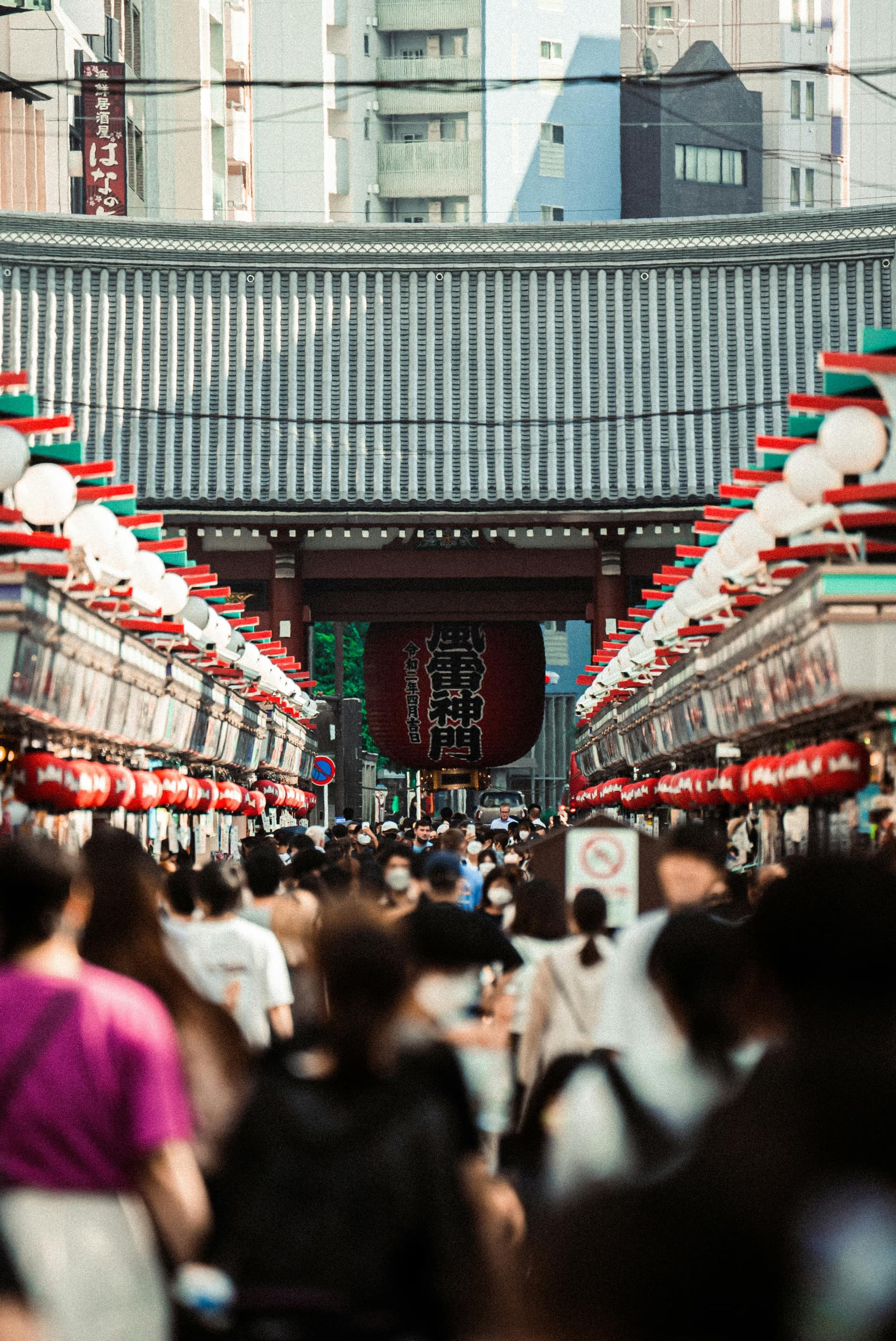 Crowds at Nakamise-dori Sensoji