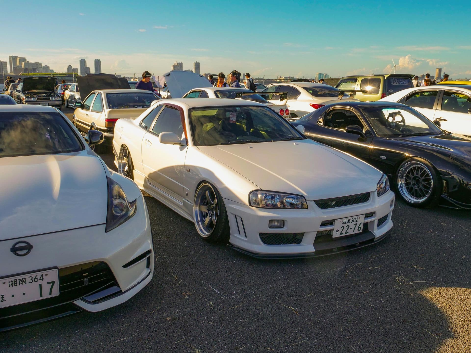 Modified Nissan Skyline R34 at a waterfront JDM car meet